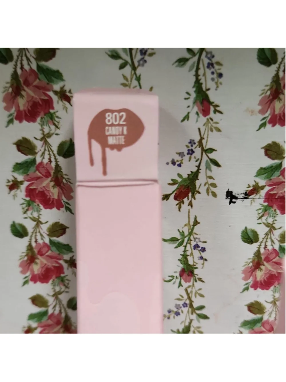 Kylie Jenner Matte Liquid Lipstick in 802 Candy & Matte #kylie #lipstick